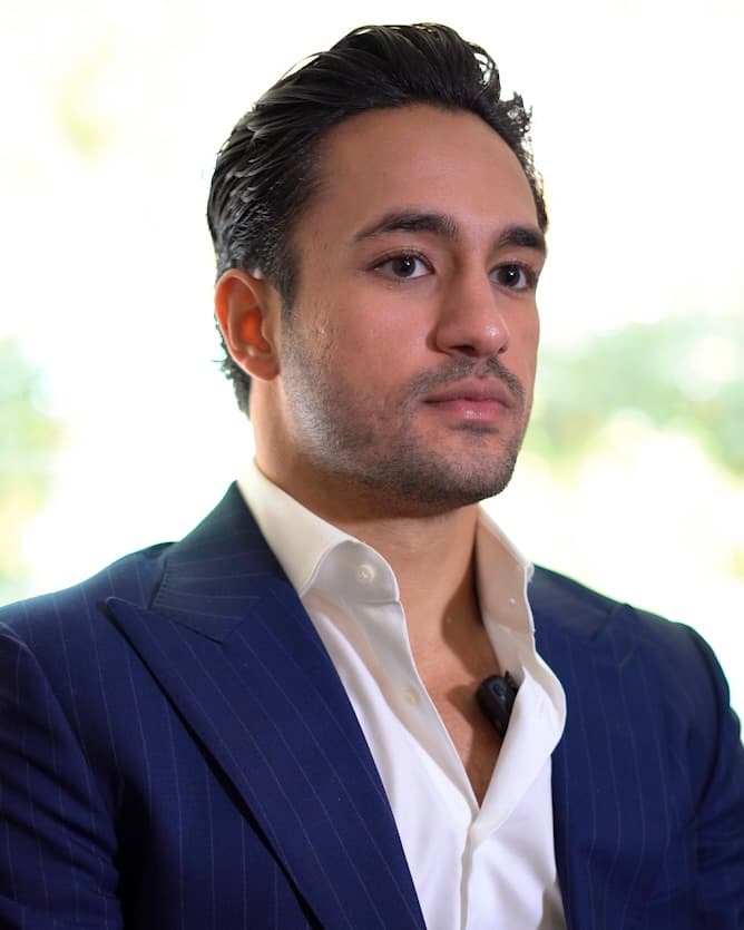 Kia Kalhori, principal broker